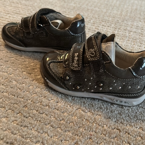 Good condition patent leather studded Primigi toddler shoes - Picture 5 of 9